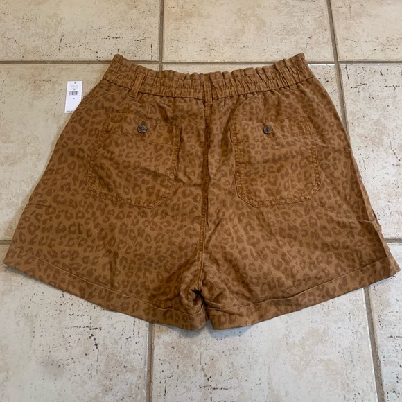 NWT Gap Khakis Brown Leopard Print High Rise Elastic Waist Shorts Size 12 - Picture 5 of 6
